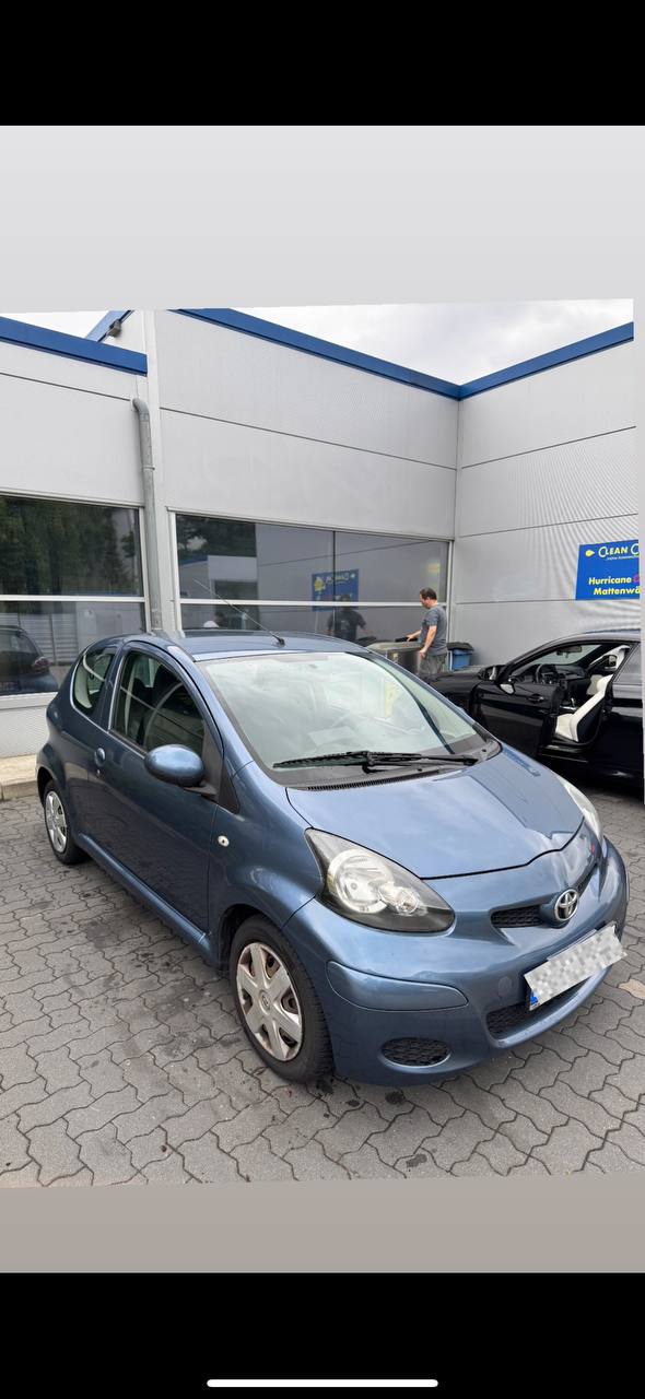 🔵#فروش
   🏙شهر: هامبورگ ، آلمان
   توضیحات: تویوتا آیگو ۱.۰ مدل ۲۰۰۹، در حال حاضر تقریباً ۱۶۹۰۰۰ کیلومتر کارکرد دارد. معاینه فنی جدید دارد و تا ژوئیه ۲۰۲۷ معتبر است. دو مالک قبلی داشته، به عنوان ماشین دوم استفاده شده و وسیله نقلیه بدون دود است.فروش خصوصی بدون گارانتی، ضمانت یا بازگشت.

   👤 ارتباط با شخص |
@hamshahri_alman
صفحه پذیرنده و کاربر آگهی 