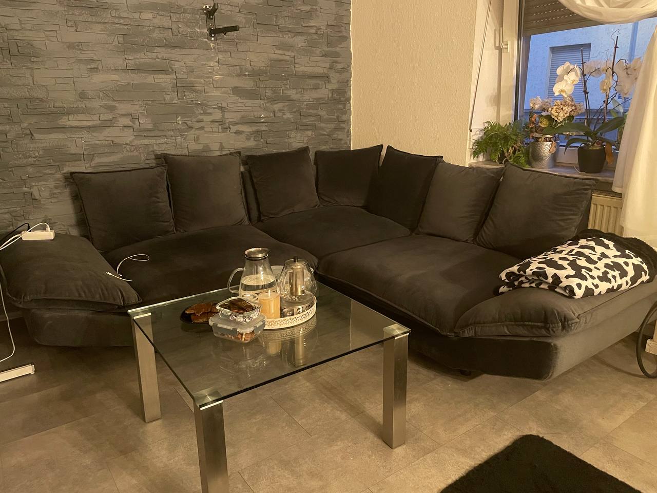 🔵#فروش
   🏙شهر: فرانکفورت ، آلمان
   توضیحات: سلام

👈🏻من یک عدد کوشه

👈🏻یک سرویس اتاق خواب شامل : 
[ تخت دونفره [ ۱۴۰ * ۲۰۰ ] با تشک
یک عدد میز کنار تخت
یک عدد کمد لباس بزرگ ]
و

👈🏻یک عدد مبل ال پنج نفره

برای فروش دارم
تمام لوازم در حد نو میباشد
لطفا اگر کسی نیاز داره پیام بده
فوری به فروش میرسد

سپاس🙏

   👤 ارتباط با شخص |
@hamshahri_alman
صفحه پذیرنده و کاربر آگهی 