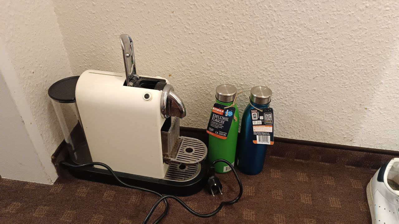 🔵#فروش
   🏙شهر: هامبورگ ، آلمان
   توضیحات: قیمت توافقی

   👤 ارتباط با شخص |
@hamshahri_alman