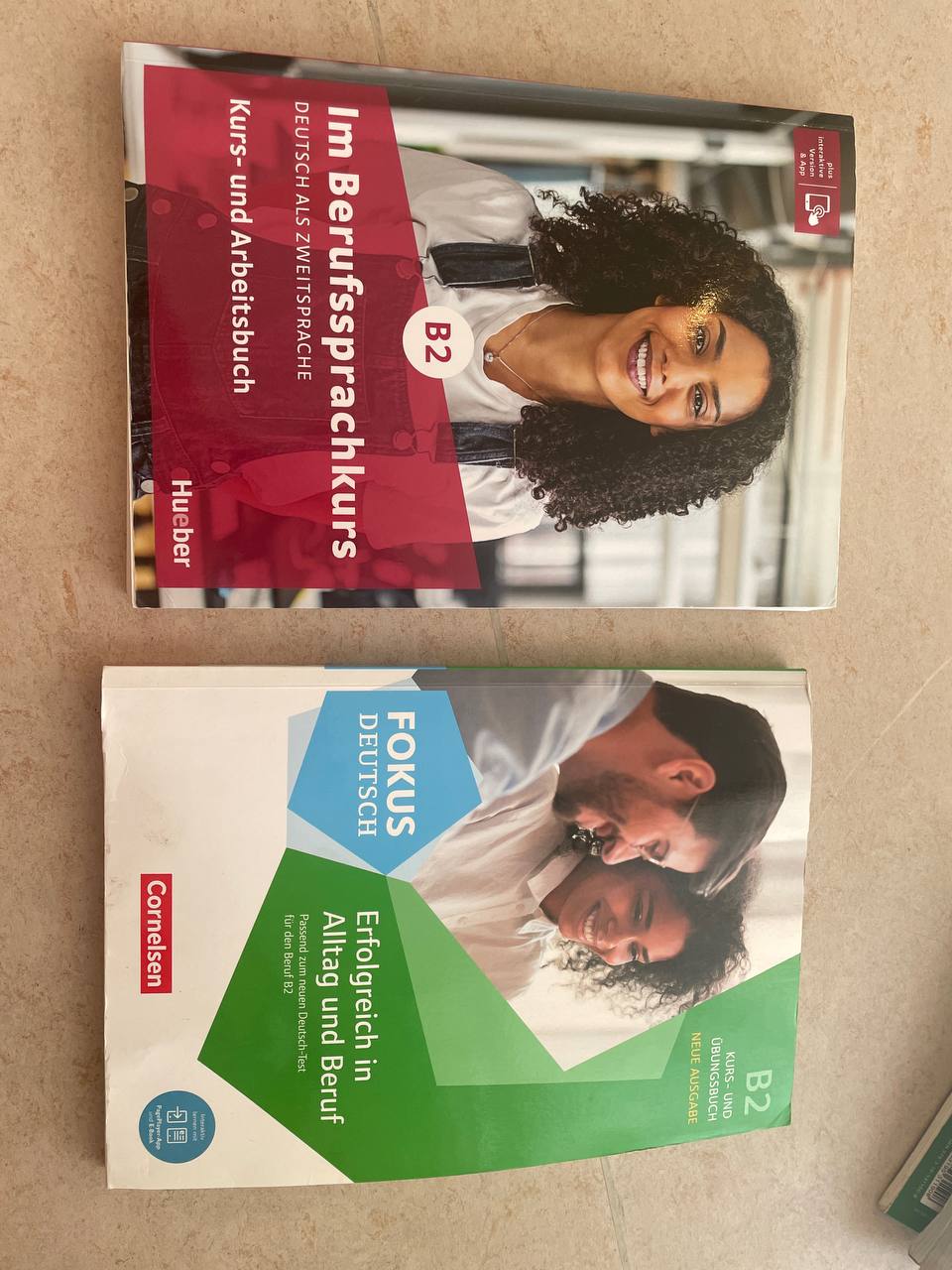 🔵#فروش
   🏙شهر: هامبورگ ، آلمان
   توضیحات: کتاب آلمانی با هم 5€

   👤 ارتباط با شخص |
@hamshahri_alman
صفحه پذیرنده و کاربر آگهی 