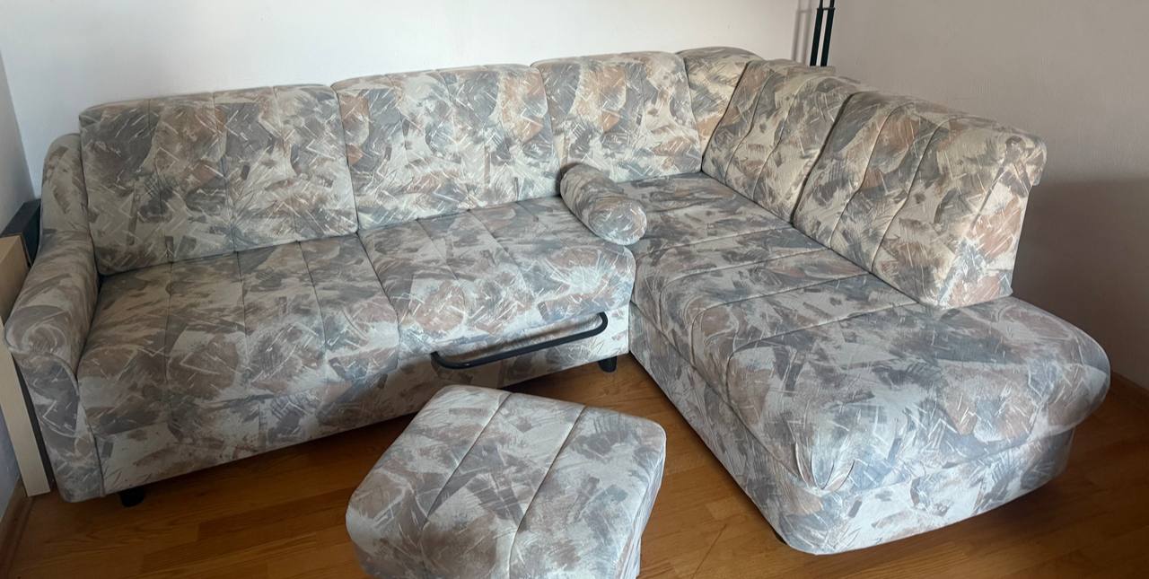 🔵#فروش
   🏙شهر: کلن ، آلمان
   توضیحات: Verschenke Sofa – schnell abholbar!
Gut erhaltenes Sofa kostenlos abzugeben.
Nur Selbstabholung

   👤 ارتباط با شخص |
@hamshahri_alman