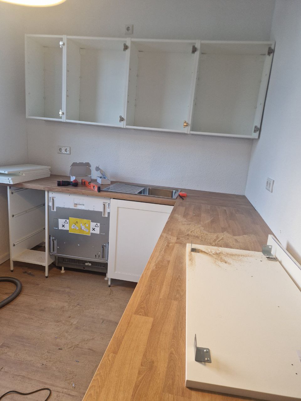 🔵#فروش
   🏙شهر: کلن ، آلمان
   توضیحات: سلام به همه دوستان نصب کابینت آشپزخانه کمد تخت خواب با قیمت مناسب انجام می‌شود

   👤 ارتباط با شخص |
@hamshahri_alman
صفحه پذیرنده و کاربر آگهی 