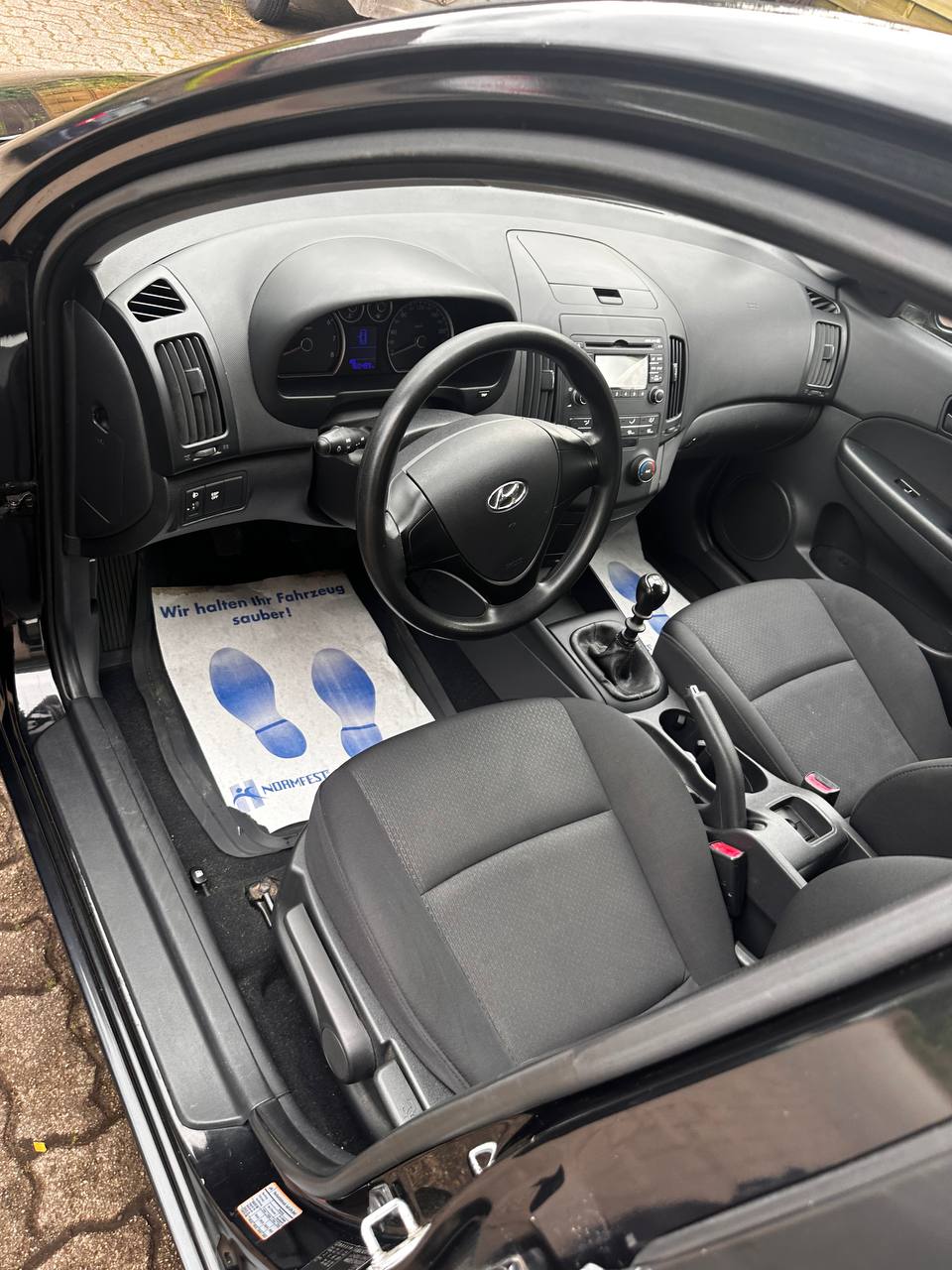 🔵#فروش
   🏙شهر: هامبورگ ، آلمان
   توضیحات: فروش ماشین Hyundai I 30 Benziner
160.000 gelaufen zwei Jahre TÜV 
Tel.-Nr. 01635191134
ماشین بسیار کم مصرف تمامی سرویس ها انجام شده برای معلومات بیشتر تماس بگیرید

   👤 ارتباط با شخص |
@hamshahri_alman
صفحه پذیرنده و کاربر آگهی 