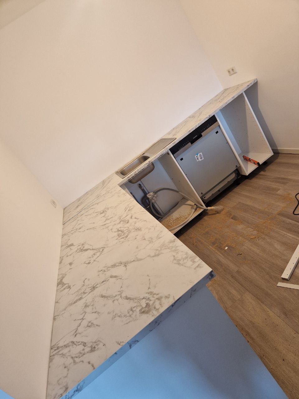 🔵#فروش
   🏙شهر: کلن ، آلمان
   توضیحات: سلام به همه دوستان نصب کابینت آشپزخانه کمد تخت خواب با قیمت مناسب انجام می‌شود

   👤 ارتباط با شخص |
@hamshahri_alman
صفحه پذیرنده و کاربر آگهی 