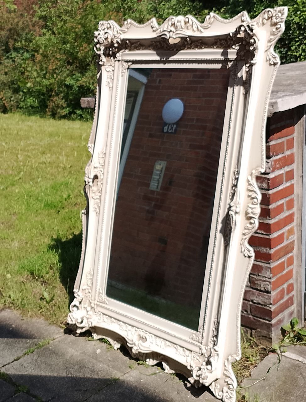 🔵#فروش
   🏙شهر: هامبورگ ، آلمان
   توضیحات: آیینه تزئینی فروشی

   👤 ارتباط با شخص |
@hamshahri_alman
صفحه پذیرنده و کاربر آگهی 