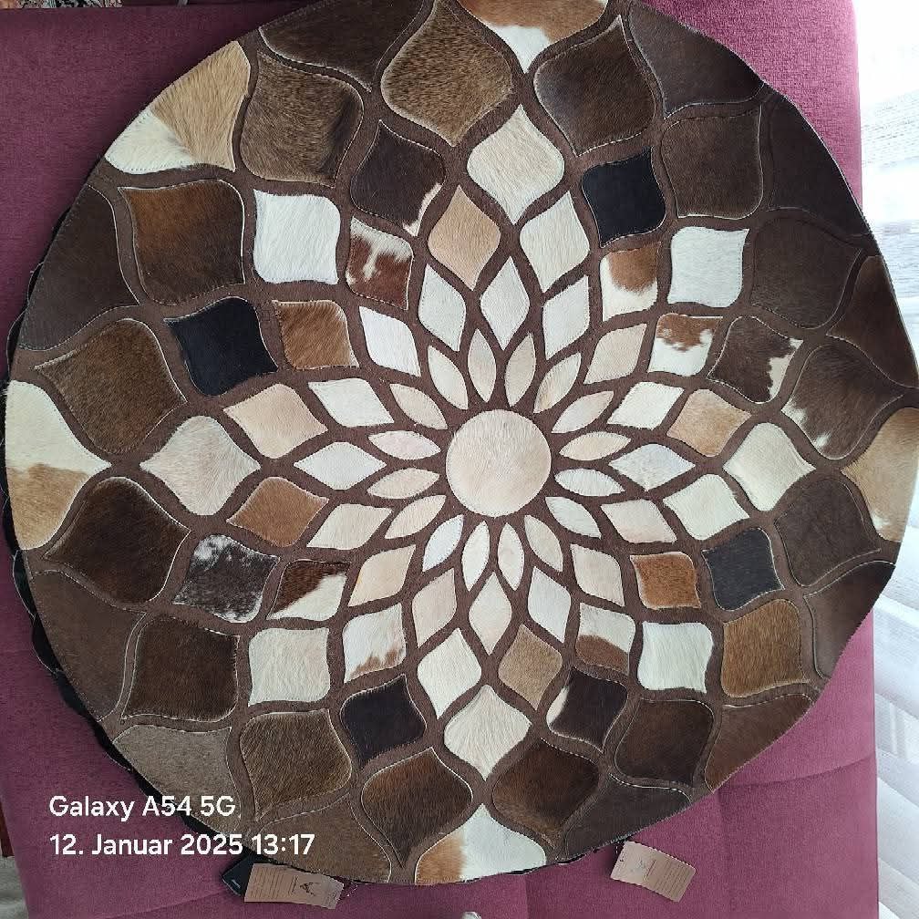 🔵#فروش
   🏙شهر: کلن ، آلمان
   توضیحات: سلام
من چند تا فرش چرمی از ایران آوردم همگی نو هستند، مناسب پذیرایی و ورودی جلوه بسیار
زیبایی داره ، هر کسی خواست عکس مورد نظرشو خصوصی بفرسته تا اندازه و قیمت رو ارسال کنم ، امکان بازدید حضوری وجود داره فقط قبلش باید هماهنگی کنیم .

   👤 ارتباط با شخص |
@hamshahri_alman
صفحه پذیرنده و کاربر آگهی 