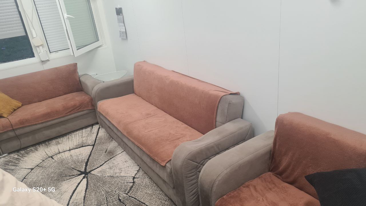 🔵#فروش
   🏙شهر: هامبورگ ، آلمان
   توضیحات: فروش
ست موبل یک نفری دو نفری سه نفری 
قیمت ٤٠٠ یورو 
ادرس رالشتیت هامبورگ

   👤 ارتباط با شخص |
@hamshahri_alman
صفحه پذیرنده و کاربر آگهی 