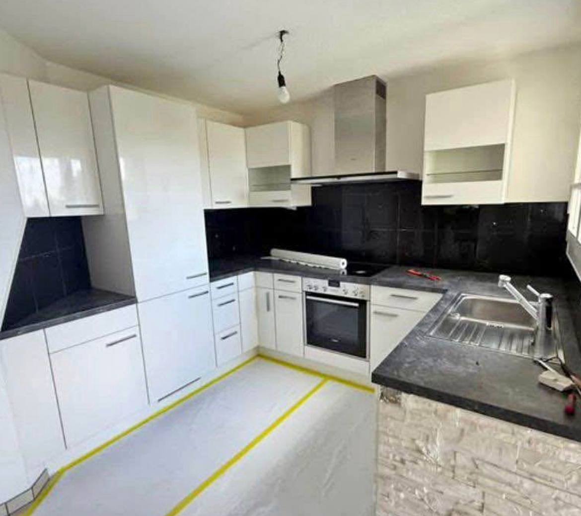 🔵#فروش
   🏙شهر: کلن ، آلمان
   توضیحات: کابیت کامل  با تمام تجهیزات 
قیمت ۱۹۰۰ یورو
واتساپ 0041779578295

   👤 ارتباط با شخص |
@hamshahri_alman
صفحه پذیرنده و کاربر آگهی 