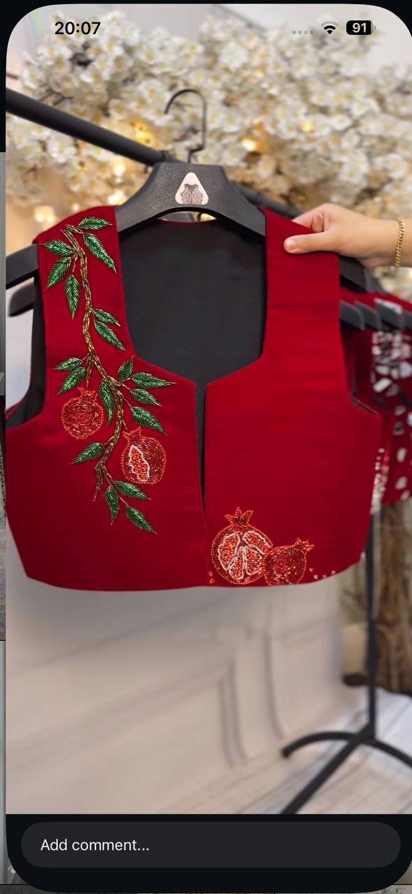 🔵#فروش
   🏙شهر: فرانکفورت ، آلمان
   توضیحات: فروش جلیقه های مخصوص مناسبتهای مختلف در طرحهای متفاوت 
جهت ثبت سفارش جلیقه برای یلدا تا ۲۰ نوامبر
جهت ثبت سفارش  لطفا پیغام بگذارید

   👤 ارتباط با شخص |
@hamshahri_alman
صفحه پذیرنده و کاربر آگهی 