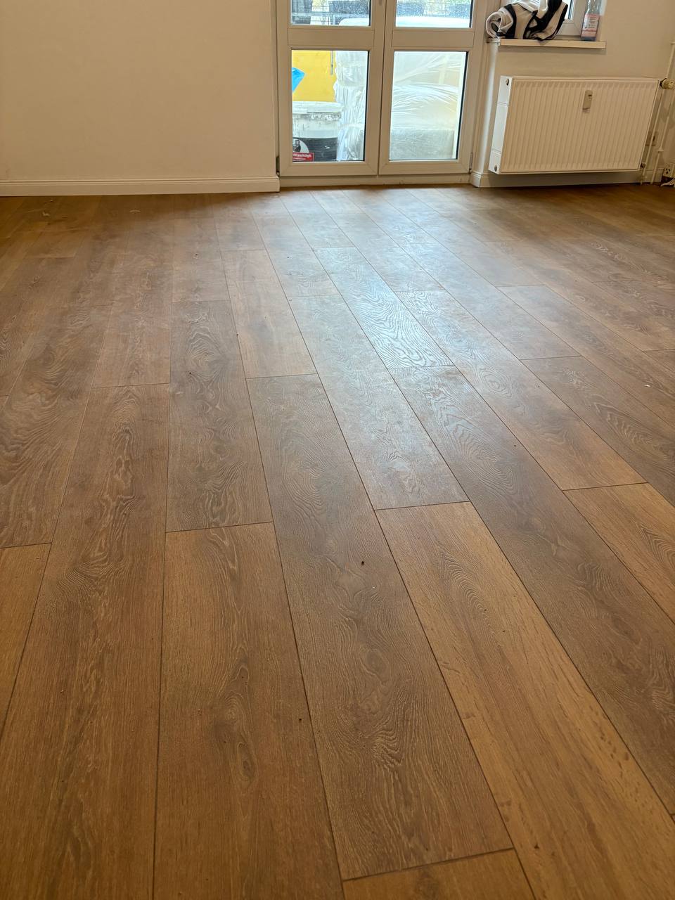 🔵#فروش
   🏙شهر: برلین ، آلمان
   توضیحات: 🛠 خدمات تخصصی و بازسازی صفر تا صد
۱۵ سال تجربه در منزل و اداره
🎨 نقاشی، بتونه‌کاری، کاغذ دیواری
🪚 نصب پارکت و لامینت
🛠 مونتاژ کابینت و دکور
✨ کار تمیز، قیمت منصفانه
📞 @Mr_Mohammad_reza_4 | 
015738230052
renobest.handwerk
t.me/Renobest

   👤 ارتباط با شخص |
@hamshahri_alman
صفحه پذیرنده و کاربر آگهی 