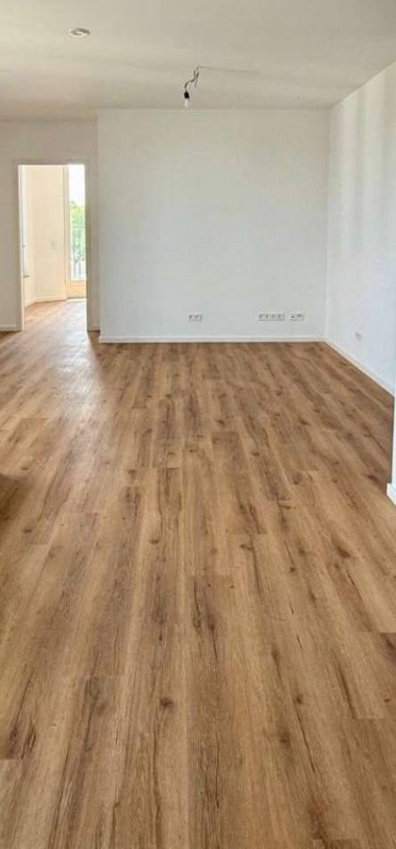 🔵#فروش
   🏙شهر: برلین ، آلمان
   توضیحات: 🔵خدمات فنی تخصصی نقاشی و تزئینات داخلی ساختمان
با بیش از ۱۵ سال سابقه کار حرفه‌ای 

🎨 نقاشی ساختمان و اداره به‌صورت تخصصی

🔹 بتونه‌کاری و آماده‌سازی دیوار (Wände spachteln)

🔹 نصب کاغذ دیواری ساده و طرح‌دار 

🔹 نصب لامینات با کیفیت بالا
🔵منتاژ و نصب اعنواع کمد و کابینت
@Mr_Mohammad_reza_4

   👤 ارتباط با شخص |
@hamshahri_alman
صفحه پذیرنده و کاربر آگهی 