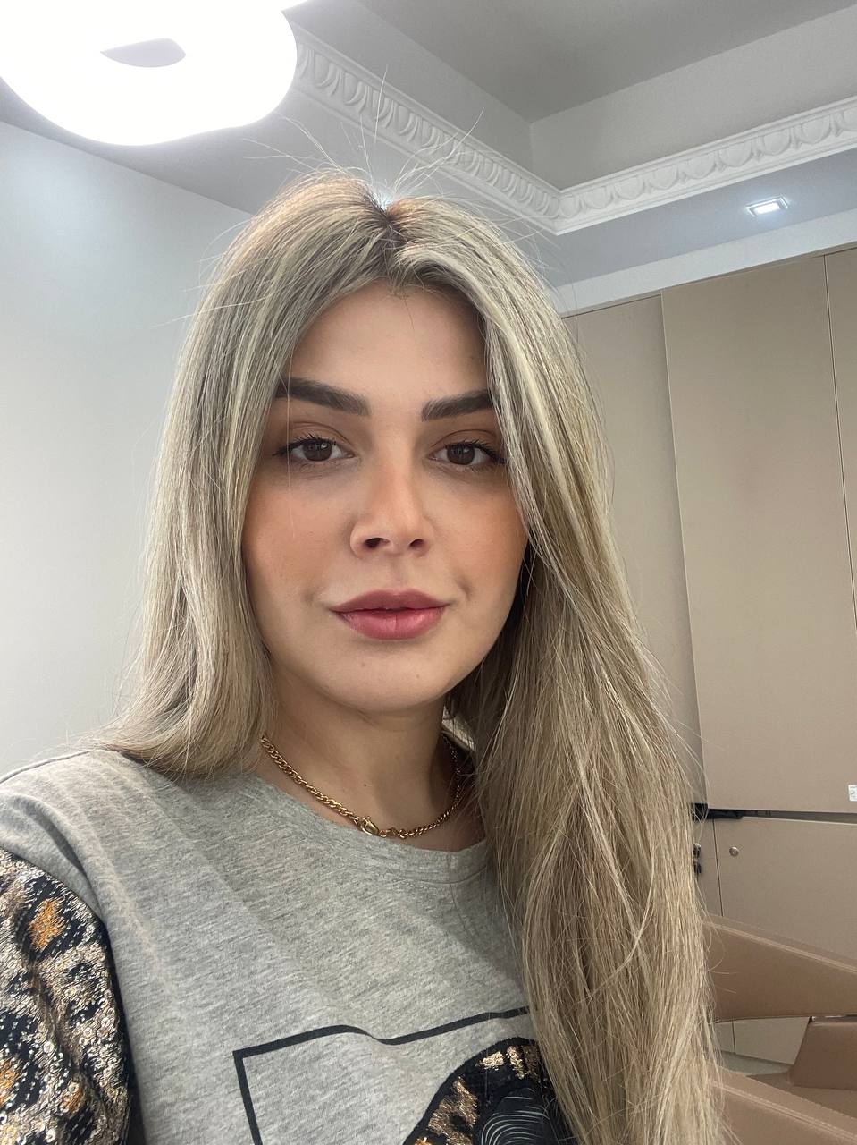 🔵#فروش
   🏙شهر: هامبورگ ، آلمان
   توضیحات: با سلام رنگ و‌مش کار هستم بصورت تخصصی و حرفه ای
با سابقه کار در سالن های برند تهران
این پیج من هست میتونید نمونه کارهامو ببینید و از طریق دایرکت یا واتس اپ در خدمتتون هستم
Mojde.hair.color

   👤 ارتباط با شخص |
@hamshahri_alman
صفحه پذیرنده و کاربر آگهی 