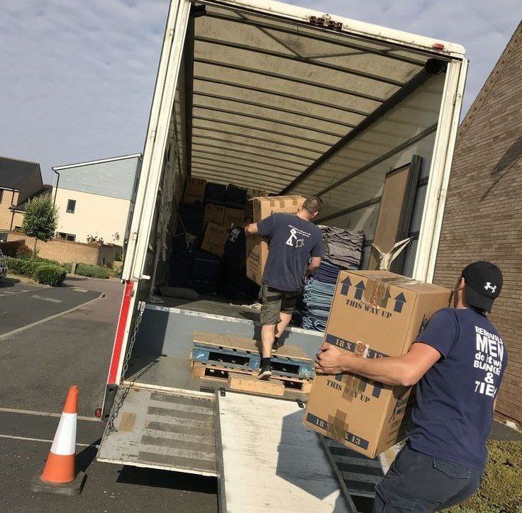 🔴#خرید
   🏙شهر: کلن ، آلمان
   توضیحات: 🟥🟧🟨شرکت باربری 
خدمات ویژه ما:

🛑نصب کابینت و تجهیزات آشپزخانه
🛑اسباب‌کشی و جابجایی لوازم خانگی
🛑نصب کمد و تخت‌خواب
رنگ‌آمیزی و نصب کاغذ دیواری
🛑نصب دستگاه‌های برقی

🔴 امکان دریافت هزینه از جاب‌سنتر، سوسیال یا Agentur für Arbeit با فاکتور رسمی.
@Dari00ush

   👤 ارتباط با شخص |
@hamshahri_alman
صفحه پذیرنده و کاربر آگهی 