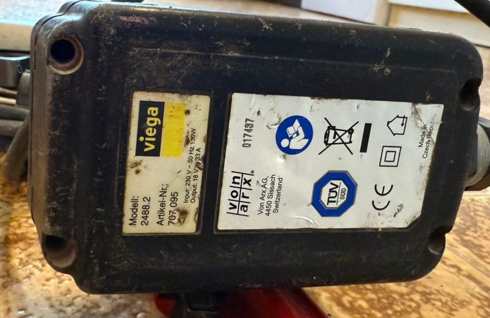 🔵#فروش
   🏙شهر: هامبورگ ، آلمان
   توضیحات: 🔵#فروش
🏙شهر: هامبورگ ، آلمان(kiel)
توضیحات: *دستگاه پرس هیدرولیک برقی شارژی*  
در حد نو، کاملاً سالم و تمیز  
مناسب برای کابل‌کشی و اتصالات صنعتی  
برند: Klauke  
مدل: PT2  
همراه با کابل و متعلقات  
قیمت توافقی

جهت اطلاعات بیشتر یا هماهنگی بازدید، پیام دهید.

   👤 ارتباط با شخص |
@hamshahri_alman
صفحه پذیرنده و کاربر آگهی 