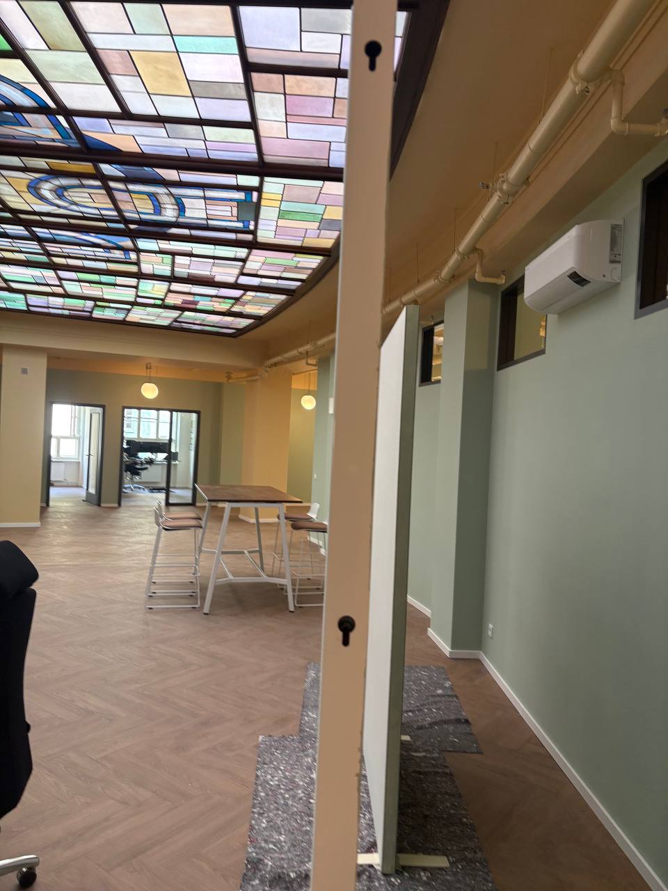 🔵#فروش
   🏙شهر: برلین ، آلمان
   توضیحات: خدمات تخصصی و بازسازی 

۱۵ سال تجربه در خدمات منزل، اداره و کلینیک

🎨 نقاشی دیوار، سقف، در و پنجره – بتونه‌کاری (Wände spachteln) – کاغذ دیواری
🪚 نصب لامینت، پارکت و کفپوش با دقت بالا
🛠 مونتاژ کابینت، کمد و مبلمان – نصب لوازم آشپزخانه 
📌 کار تمیز، قیمت منصفانه 
📞 هماهنگی: @Mr_Mohammad_reza_4

   👤 ارتباط با شخص |
@hamshahri_alman
صفحه پذیرنده و کاربر آگهی 