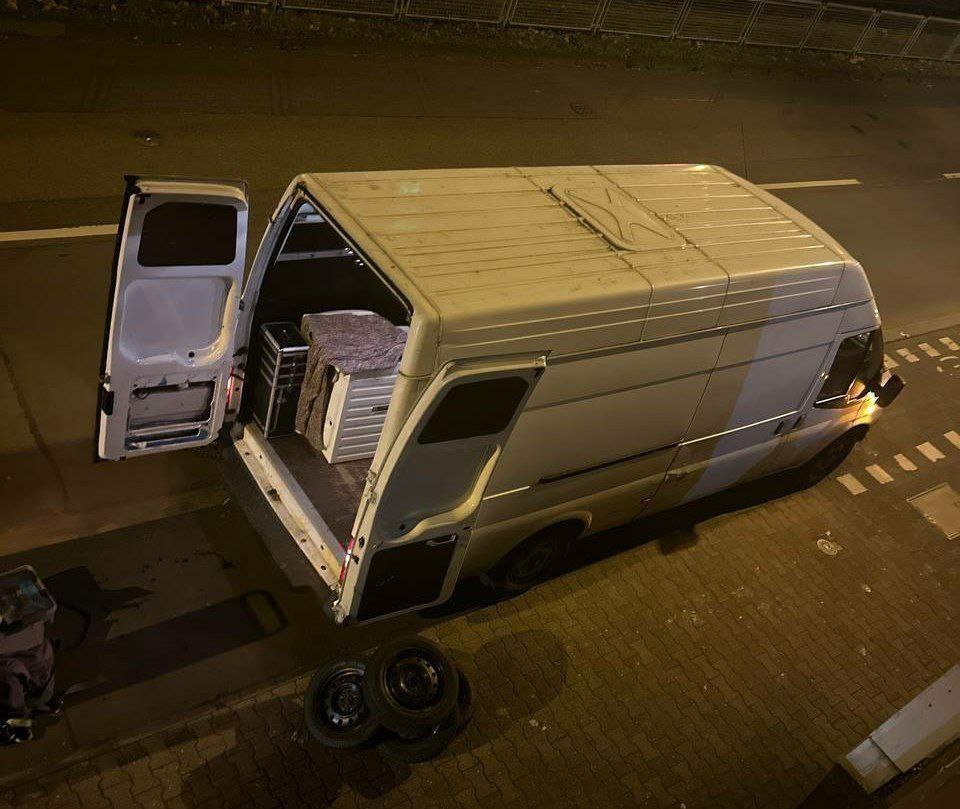 🔵#فروش
   🏙شهر: مونیخ ، آلمان
   توضیحات: : 🌟🌟سلام دوستان عزیز! 🌟🌟
آیا به دنبال خدمات حمل و نقل ایمن و سریع برای جابجایی بار خود هستید؟ 🚚📦
اعتماد کنید به تیم متخصص ما در سراسر آلمان! 🇩🇪✨

   👤 ارتباط با شخص |
@hamshahri_alman
صفحه پذیرنده و کاربر آگهی 