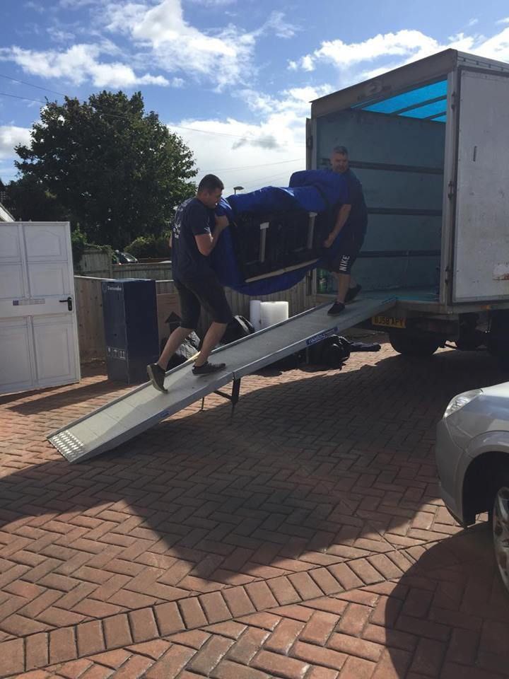 🔵#فروش
   🏙شهر: مونیخ ، آلمان
   توضیحات: 🔵 🔵 بهترین خدمات حمل و نقل را با تضمین و سلامت وسایل شما ارائه می‌دهیم 
نصب کابینت و تجهیزات آشپزخانه 🔸 نصب انواع کمد و تخت خواب 🔸 
رنگ آمیزی و کاغذ دیواری ساختمان برای شما انجام میدهیم .
برای اطلاع بیشتر پیوی پیام دهید

   👤 ارتباط با شخص |
@hamshahri_alman
صفحه پذیرنده و کاربر آگهی 