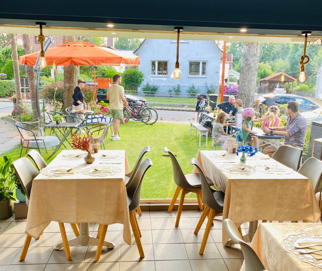 🔴#خرید
   🏙شهر: هامبورگ ، آلمان
   توضیحات: با سلام

به تعدادی نیروی کار خانم برای کار داخل رستوران ایرانی و همچنین  جهت انجام کار تبلیغاتی و  پخش کردن کارت (Flyers)نیازمندیم.

لطفا فقط واتس اپ  015510629627
پیغام بذارید.

با تشکررر🙏

   👤 ارتباط با شخص |
@hamshahri_alman
صفحه پذیرنده و کاربر آگهی 