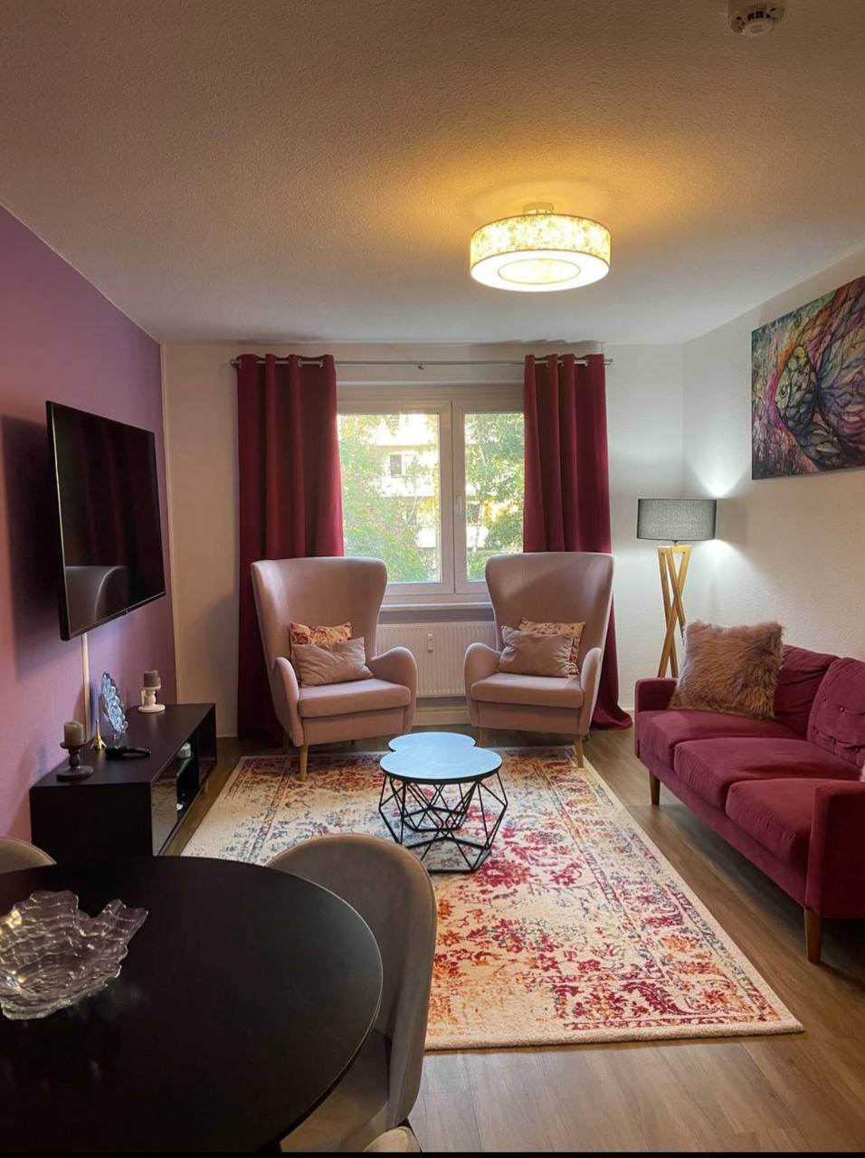 🔵#فروش
   🏙شهر: برلین ، آلمان
   توضیحات: خدمات فنی تخصصی نقاشی و تزئینات داخلی ساختمان
با بیش از ۱۵ سال سابقه کار حرفه‌ای 

🎨 نقاشی ساختمان به‌صورت تخصصی

🔹 بتونه‌کاری و آماده‌سازی دیوار (Wände spachteln)

🔹 نصب کاغذ دیواری ساده و طرح‌دار 

🔹 رنگ‌آمیزی درب‌های داخلی و ساختمان 🚪

🔹 نصب لامینات با کیفیت بالا

@Mr_Mohammad_reza_4

   👤 ارتباط با شخص |
@hamshahri_alman
صفحه پذیرنده و کاربر آگهی 