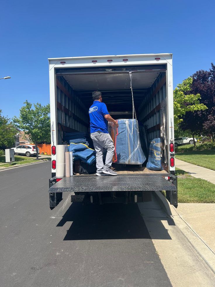 🔴#خرید
   🏙شهر: کلن ، آلمان
   توضیحات: 🟣⚫🔴اسباب کشی کلی و جزئی با بیمه 

⚫بسته بندی کامل ، حمل و نقل و چیدمان با کادری باتجربه متعهد ومجرب همراه با بیمه در سراسر المان و اروپا با ماشینهای مختلف  آماده ارائه خدمات میباشد. 
   
🔴   نصب و مونتاژ کابینت آشپزخانه 
⚫   نصب کمد و تخت خواب    
🔴   رنگ آمیزی و کاغذ دیواری 

❄️ @King1429

   👤 ارتباط با شخص |
@hamshahri_alman
صفحه پذیرنده و کاربر آگهی 