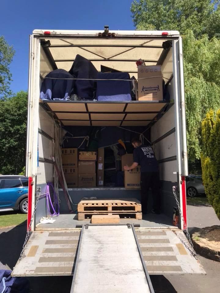 🔴#خرید
   🏙شهر: هامبورگ ، آلمان
   توضیحات: ♨️ سریع، مطمئن، با احترام به وسایل شما

✔️ بسته‌بندی حرفه‌ای
✔️ حمل وسایل سنگین و حساس
✔️ جمع‌آوری وسایل اضافی (Sperrmüll)
✔️ جابجایی خانگی و اداری، داخل شهری و بین شهری
✔️ قیمت شفاف + فاکتور رسمی (Rechnung) و پیش‌فاکتور (Angebot)

📍فعال در تمام آلمان
برای جزئیات پیام بدید ✅

   👤 ارتباط با شخص |
@hamshahri_alman
صفحه پذیرنده و کاربر آگهی 