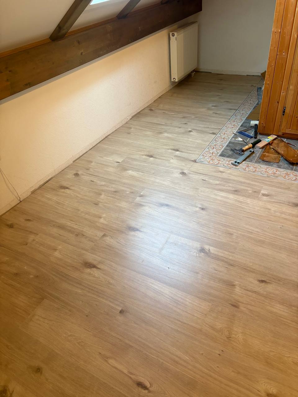 🔵#فروش
   🏙شهر: برلین ، آلمان
   توضیحات: خدمات تخصصی و بازسازی 

۱۵ سال تجربه در خدمات منزل واداره 

🎨 نقاشی دیوار، سقف، در و پنجره – بتونه‌کاری (Wände spachteln) – کاغذ دیواری
🪚 نصب لامینت، پارکت و کفپوش با دقت بالا
🛠 مونتاژ کابینت، … 
📌 کار تمیز، قیمت منصفانه  
📞 هماهنگی: @Mr_Mohammad_reza_4
015738230052
Rafiei 
https://t.me/Renobest

   👤 ارتباط با شخص |
@hamshahri_alman
صفحه پذیرنده و کاربر آگهی 